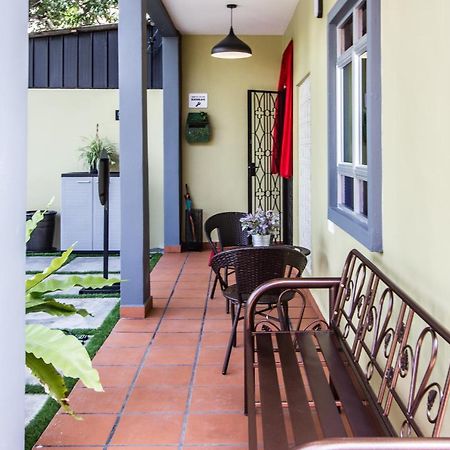 Explore 5Br Gardenhouse Retreats Баттерворт Екстер'єр фото